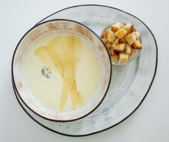 Сырный суп с горгондзолой